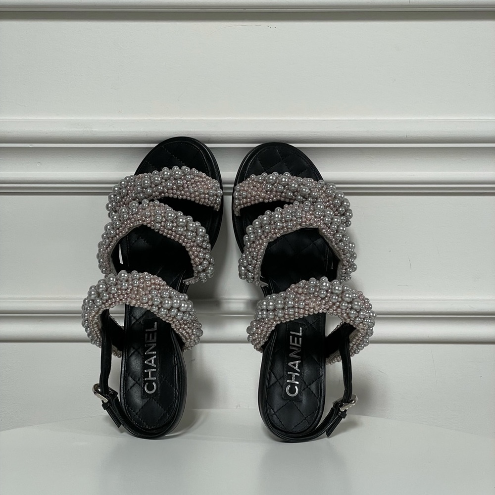 Chanel Pearl Sandal - Picture 6 of 11